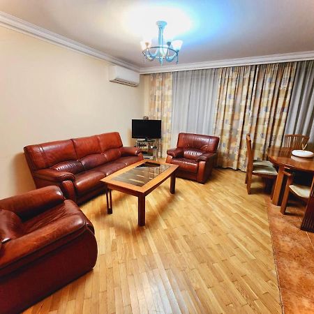 Family Spacious 3 Bedroom Apartment In The Middle Of City Center, Next To North Avenue Ереван Екстериор снимка