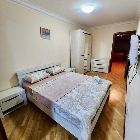 Family Spacious 3 Bedroom Apartment In The Middle Of City Center, Next To North Avenue Ереван Екстериор снимка