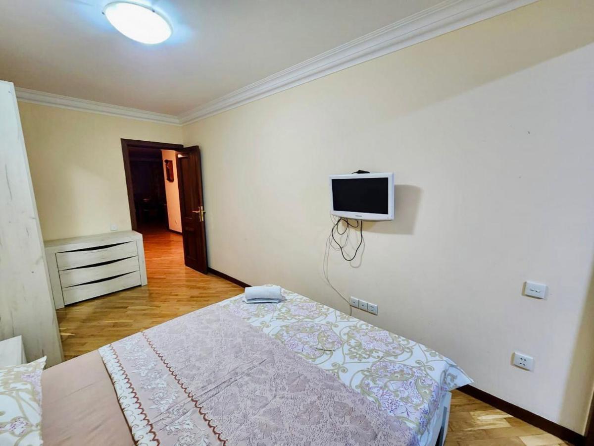 Family Spacious 3 Bedroom Apartment In The Middle Of City Center, Next To North Avenue Ереван Екстериор снимка