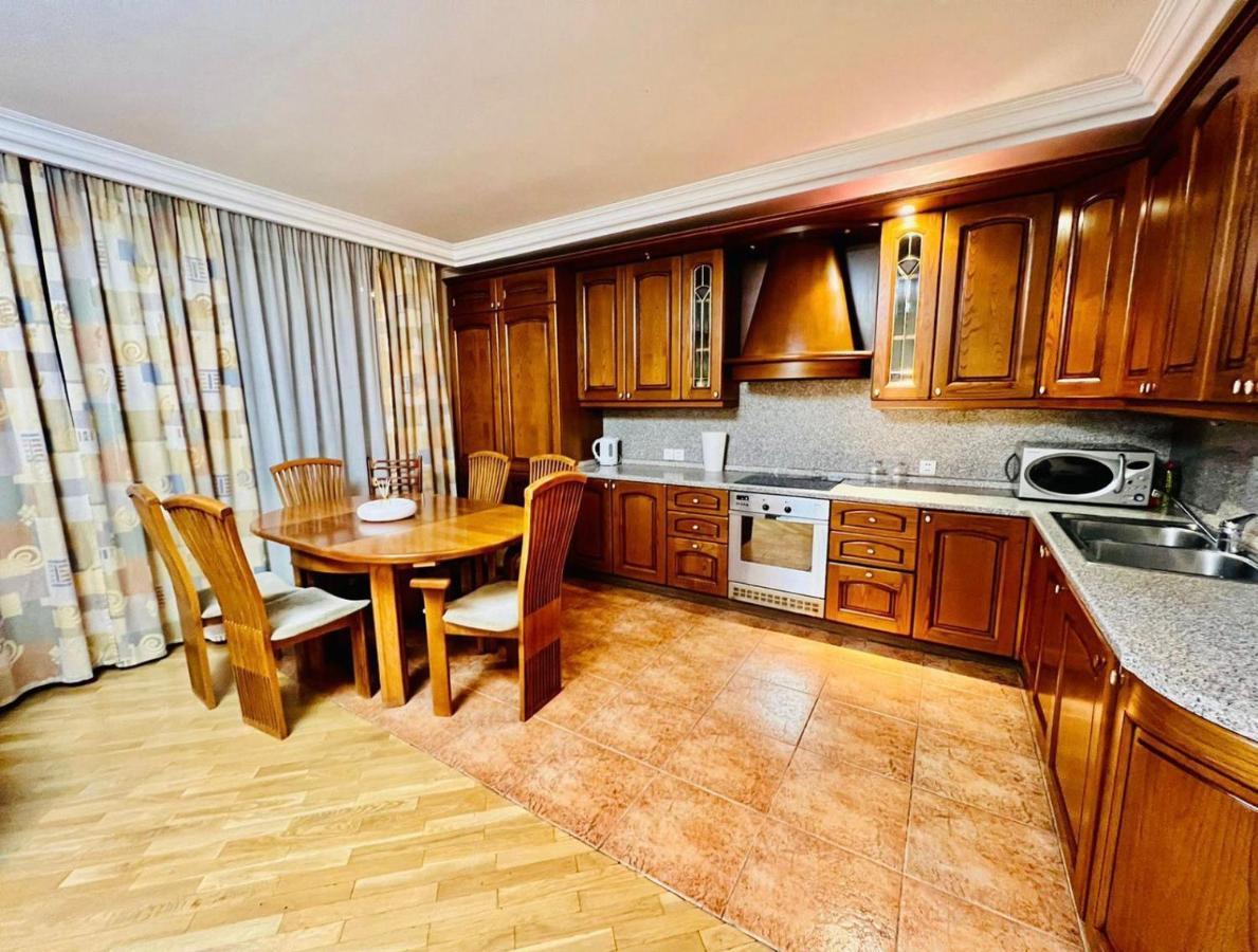 Family Spacious 3 Bedroom Apartment In The Middle Of City Center, Next To North Avenue Ереван Екстериор снимка