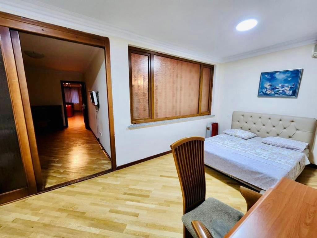 Family Spacious 3 Bedroom Apartment In The Middle Of City Center, Next To North Avenue Ереван Екстериор снимка